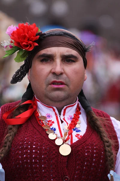 Homem em traje de mascarada tradicional — Fotografia de Stock