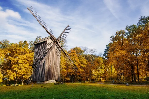 Windmühle — Stockfoto