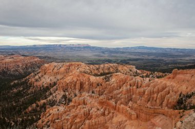 Bryce Kanyonu üzerinde Bryce Point 'ten bir görüntü