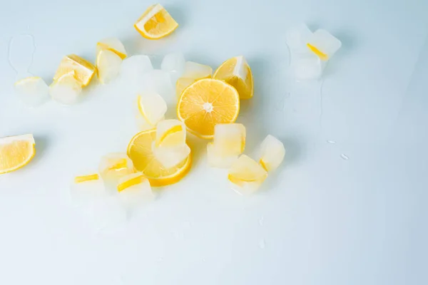 Cubitos Hielo Cosméticos Con Limón Vitamina Para Cuidado Piel Sobre — Foto de Stock
