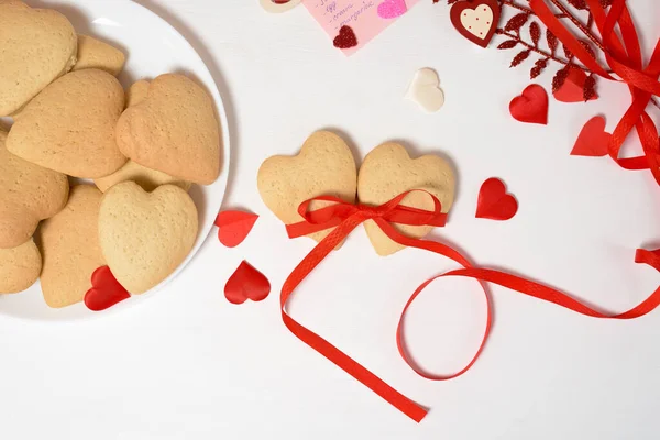 Cookie Heart Tied Red Ribbon Valentine Day Close Baking Holiday — Stock Photo, Image