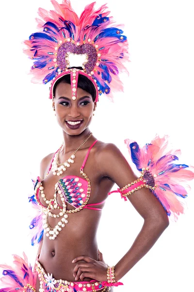 Bailarina de samba em traje de carnaval — Fotografia de Stock