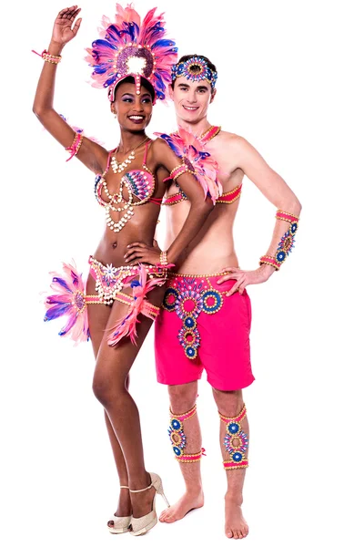 Belo casal de dançarinos de samba — Fotografia de Stock