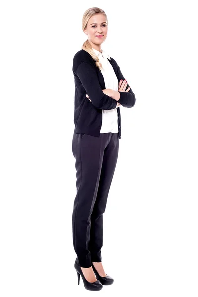 Confident business woman with crossed arms — Stock Photo, Image