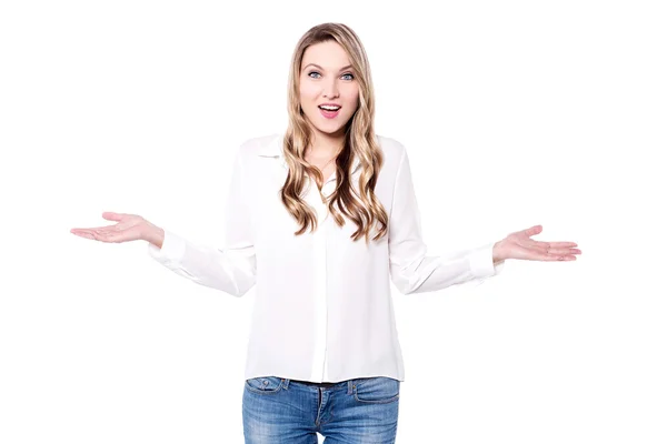 Woman posing with open armss — Stock Photo, Image