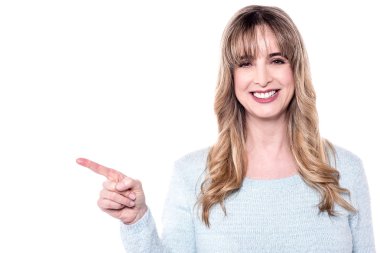 kadın onun sağ işaret parmağı.