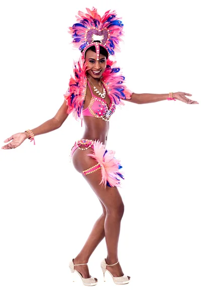 Bailarina de samba femenina disfrazada de carnaval — Foto de Stock