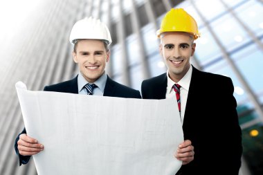 proje planı ile iki mimarlar