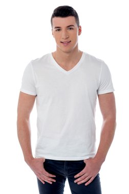 adamın elleri cebinde