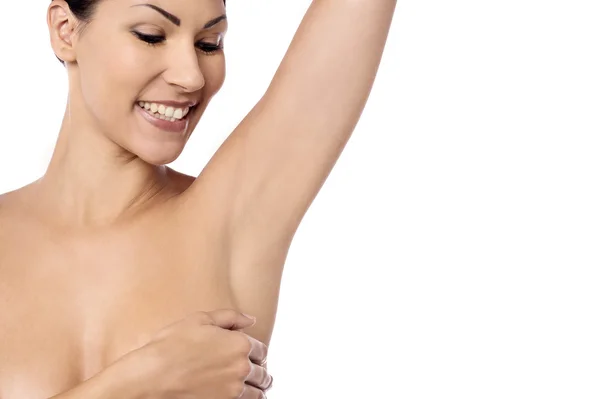 स्तन मास्टोपॅथी तपासणारी स्त्री — स्टॉक फोटो, इमेज