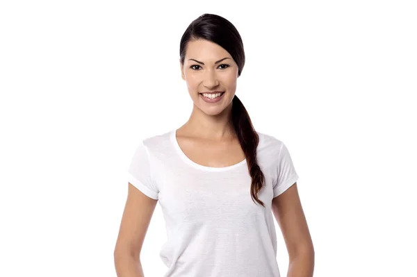 Smiling young woman posing — Stock Photo, Image