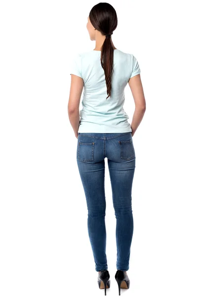 Young woman standing — Stock Photo, Image
