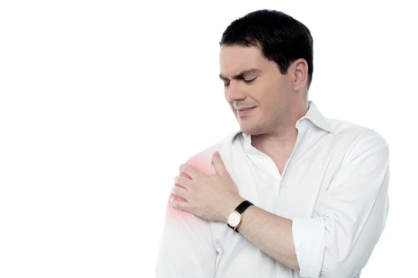 Man suffering from shoulder pain — Stock Photo, Image