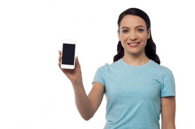Kadın gösteren yeni akıllı telefon