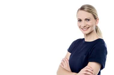 katlanmış silah ile poz kadın