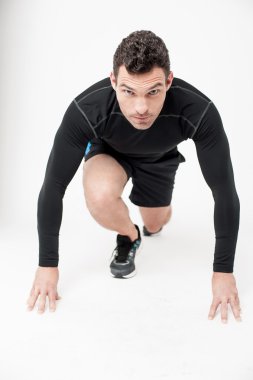 erkek atlet koşmaya hazır