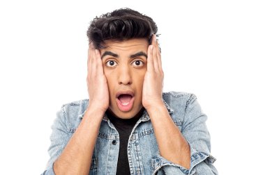 adam şok yüz ifadesi ile