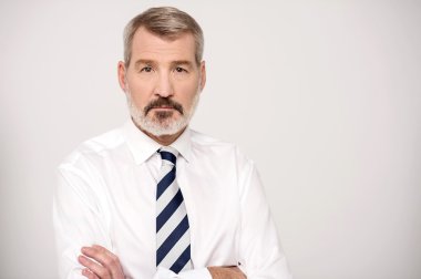 iş yürütme katlanmış silah ile