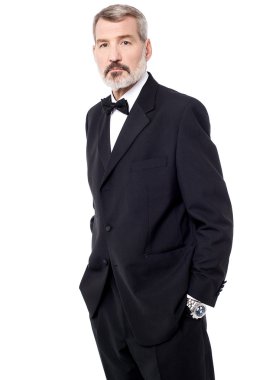 Cepleri dolu bir iş adamı.