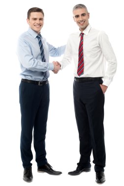 İş Adamları Tokalaşıyor