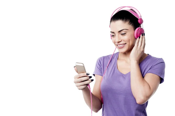 Happy woman listening music — Stock Photo, Image