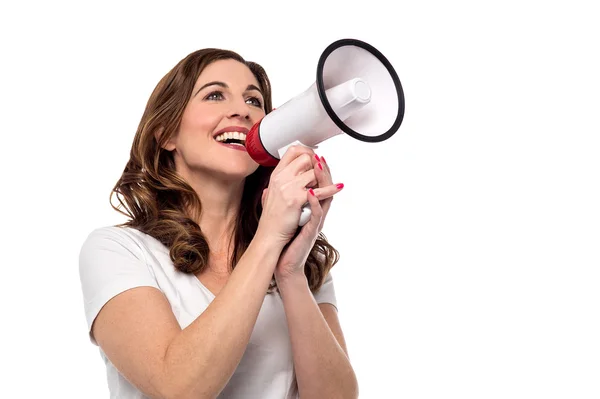 Mujer haciendo anuncio —  Fotos de Stock