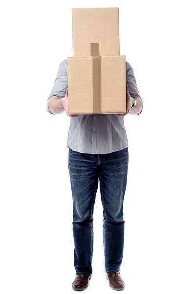 Hombre con cajas de tarjetas — Foto de Stock