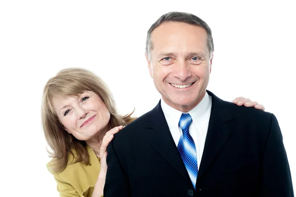 Atractiva sonriente pareja de ancianos —  Fotos de Stock