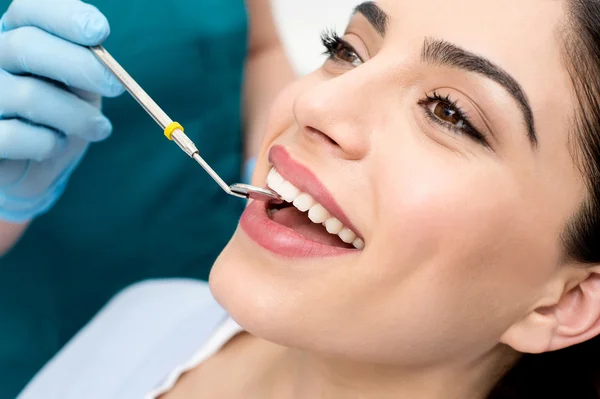 Dental treatment of female. — Stock Photo, Image