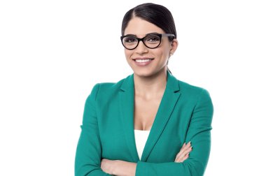 Kendine güvenen genç iş kadını silah ile geçti