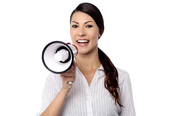 Publicidade executiva feminina com alto-falante — Fotografia de Stock
