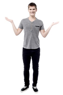 erkek gülümseme ile hoş geldiniz