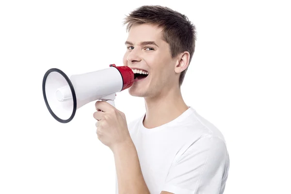 Homem proclamando em megafone — Fotografia de Stock