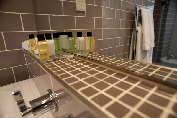 Bathroom faucet and towels — Stock Photo, Image