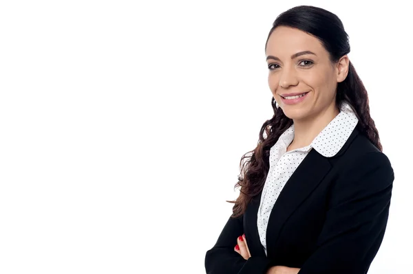 Mujer de negocios con los brazos cruzados — Foto de Stock