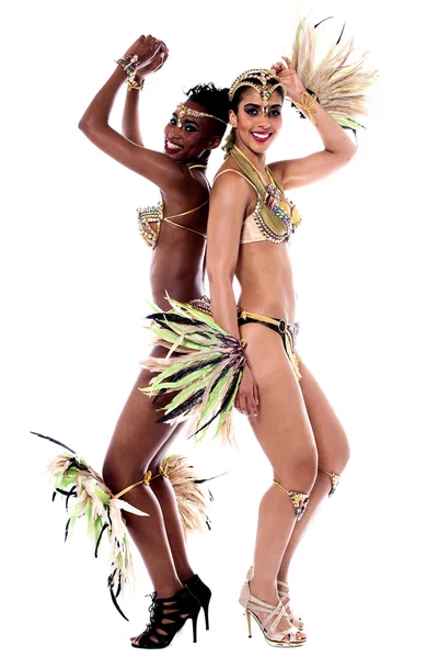 Female samba dancers in carnival costumes — Stock Photo, Image