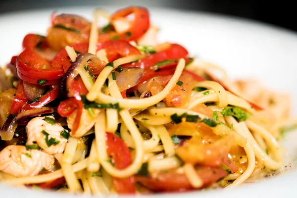 Leckere Hühnerpasta — Stockfoto