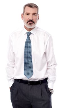 Cepleri dolu bir iş adamı.