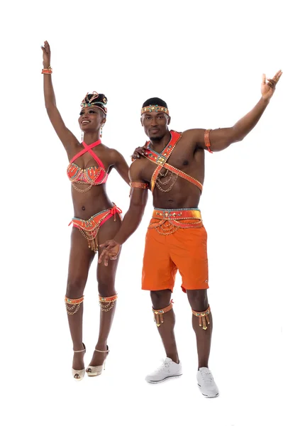 Danseurs de samba posant en costumes de carnaval — Photo