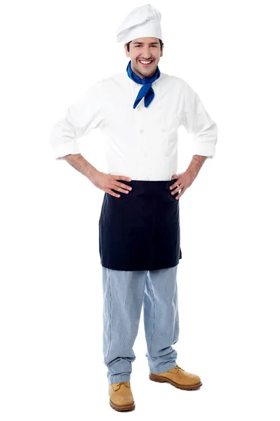 Chef masculino con las manos en la cintura . — Foto de Stock