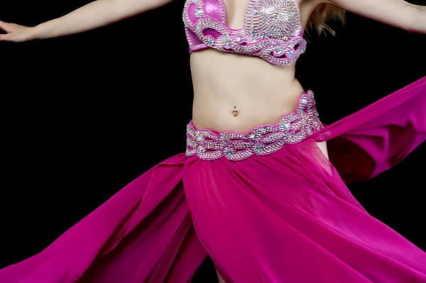 Female dancer performing belly dance — Stock Photo, Image