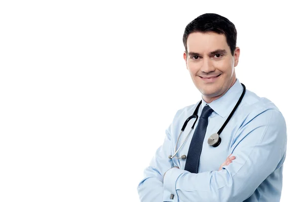 Läkare med stetoskop runt halsen — Stockfoto