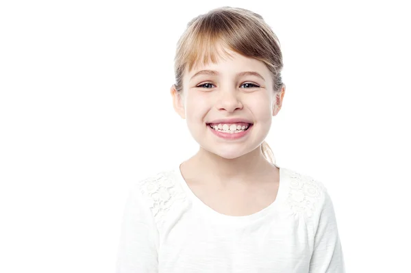 Fille douce enfant avec sourire lumineux — Photo