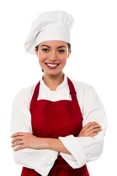 Kobieta kucharz z rękami skrzyżowanymi — Zdjęcie stockowe