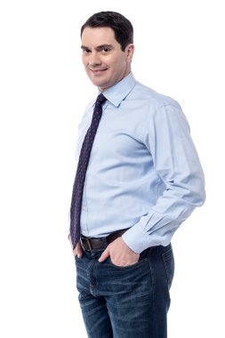 Elleri ceplerinde iş yürütme