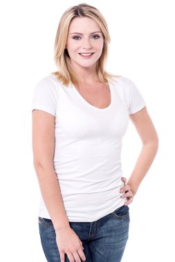 kadın kalçası üzerinde el ile