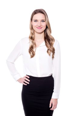 güzel iş kadını kameraya bakıyor