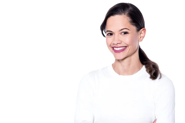 Sorrindo jovem mulher — Fotografia de Stock