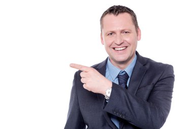 kopya boş alana işaret eden işadamı