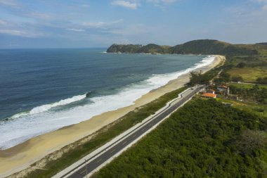 Paradisiacal plajlar. Egzotik ve ücra bir sahil. Jacone Plajı, Rio de Janeiro Eyaleti, Brezilya